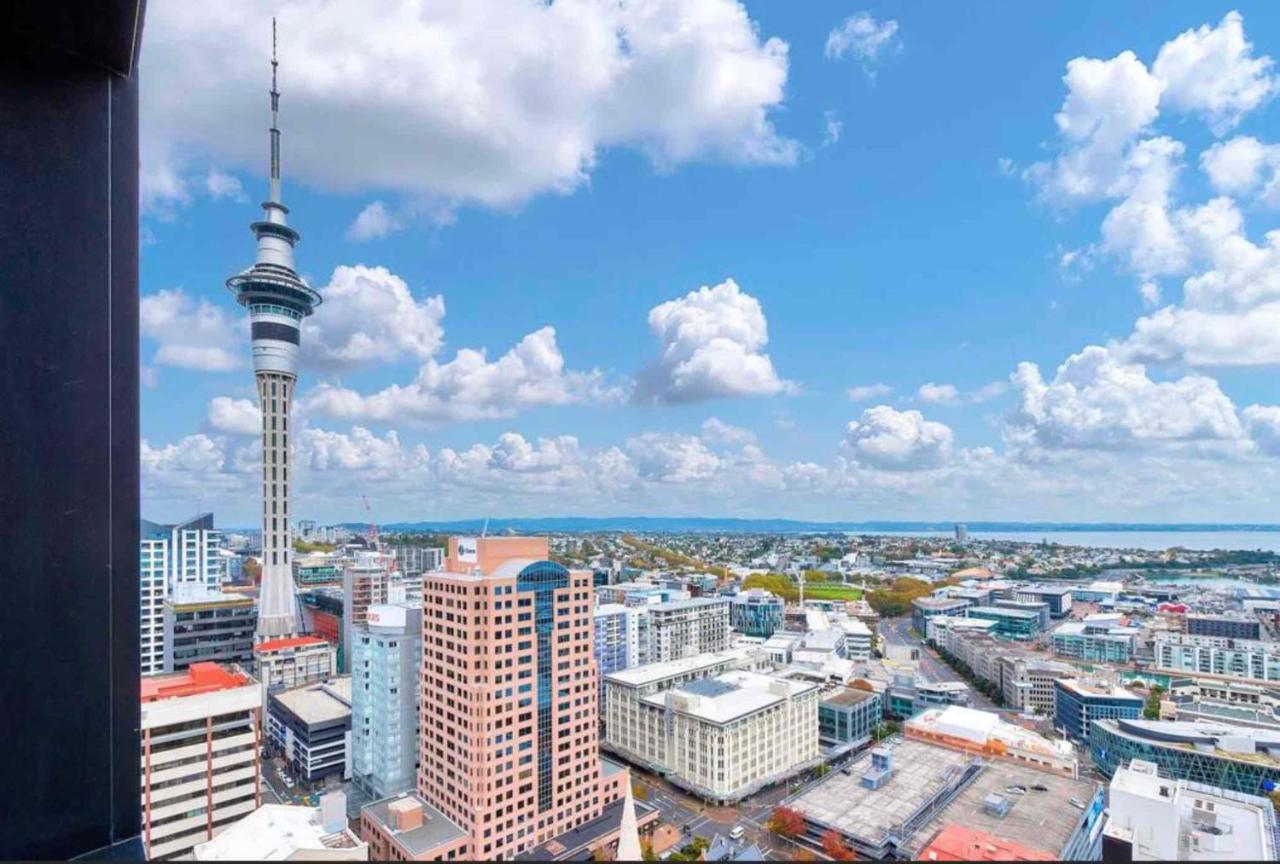 Magnificent Harbour View Skytower View Apartment In Cbd Auckland Eksteriør billede