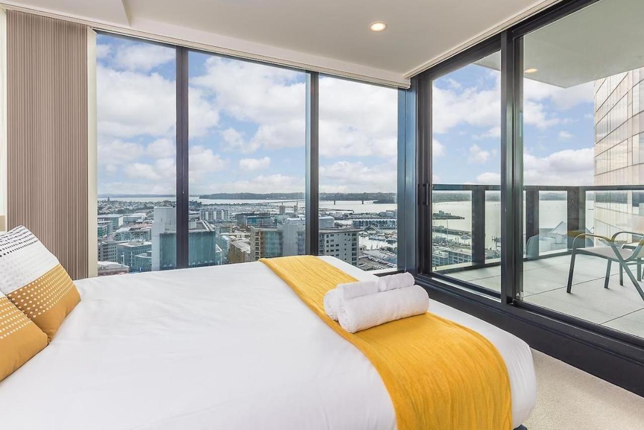 Magnificent Harbour View Skytower View Apartment In Cbd Auckland Eksteriør billede