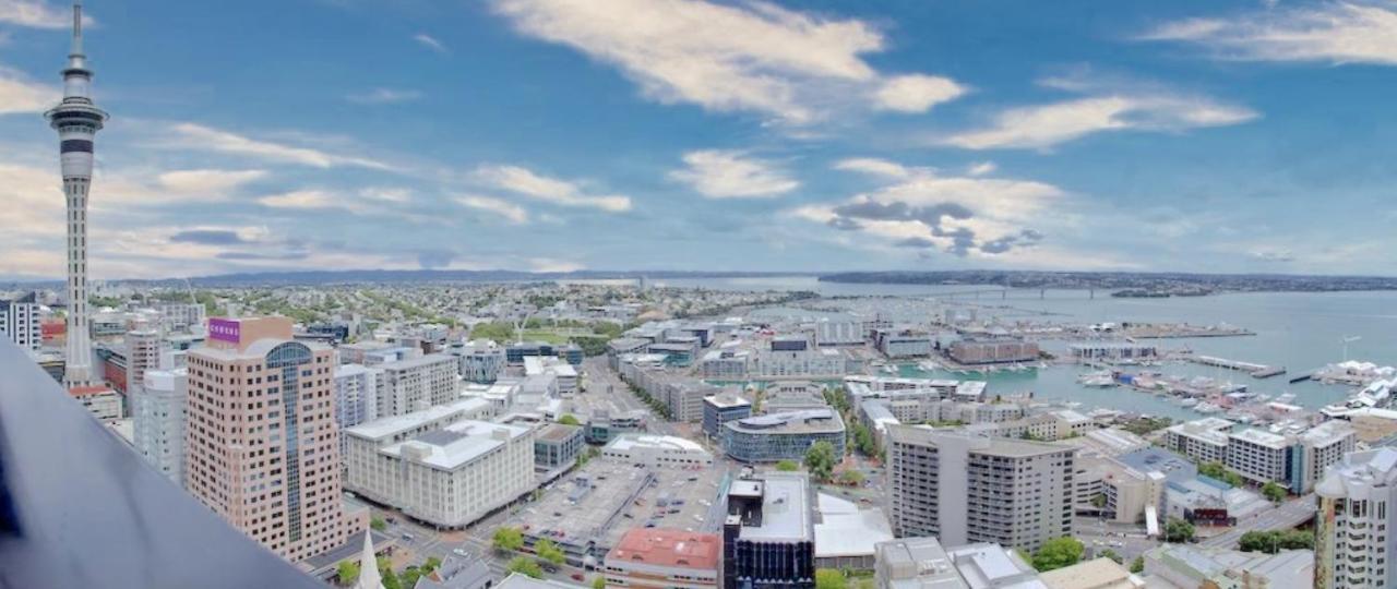 Magnificent Harbour View Skytower View Apartment In Cbd Auckland Eksteriør billede