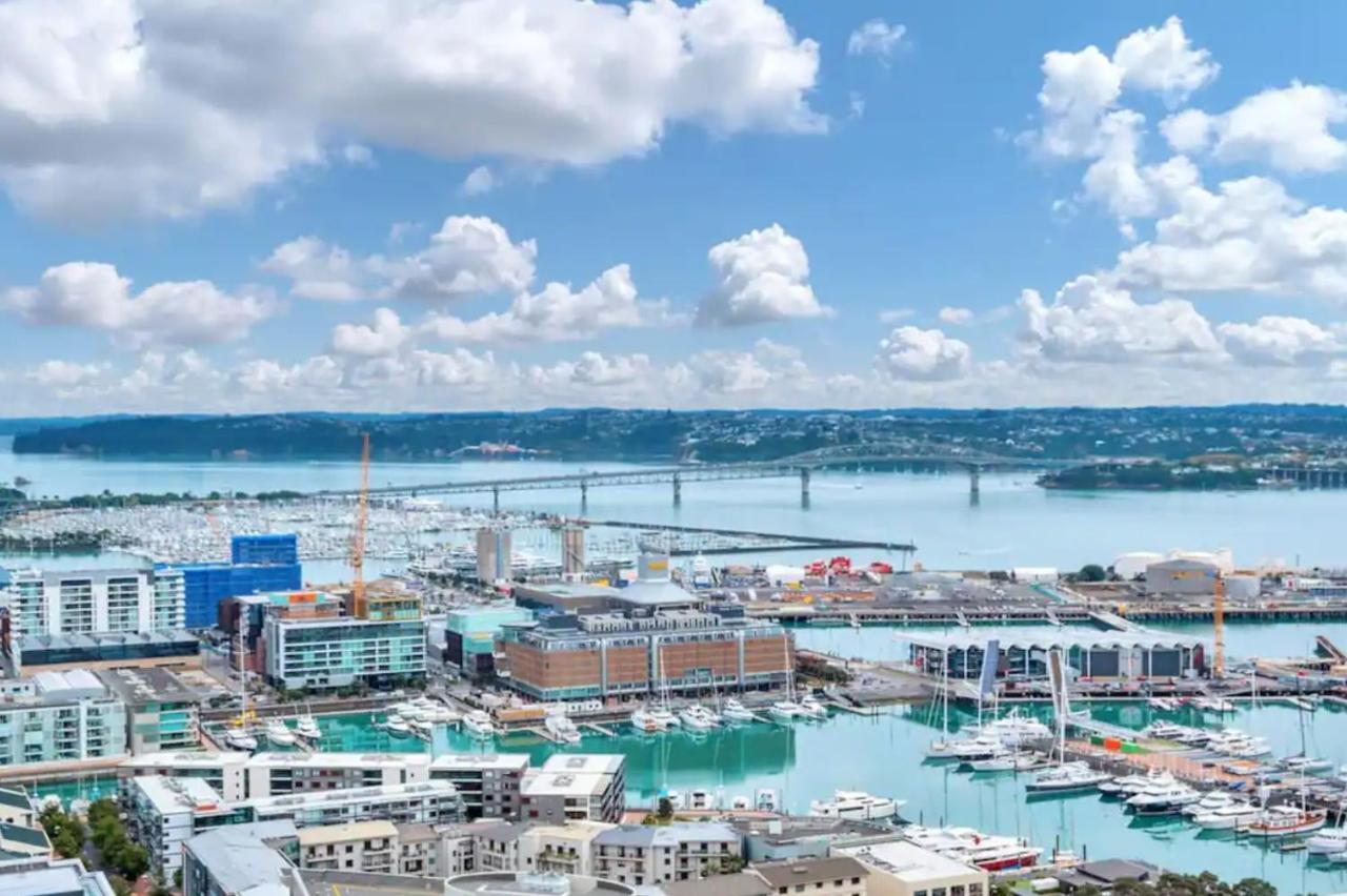Magnificent Harbour View Skytower View Apartment In Cbd Auckland Eksteriør billede