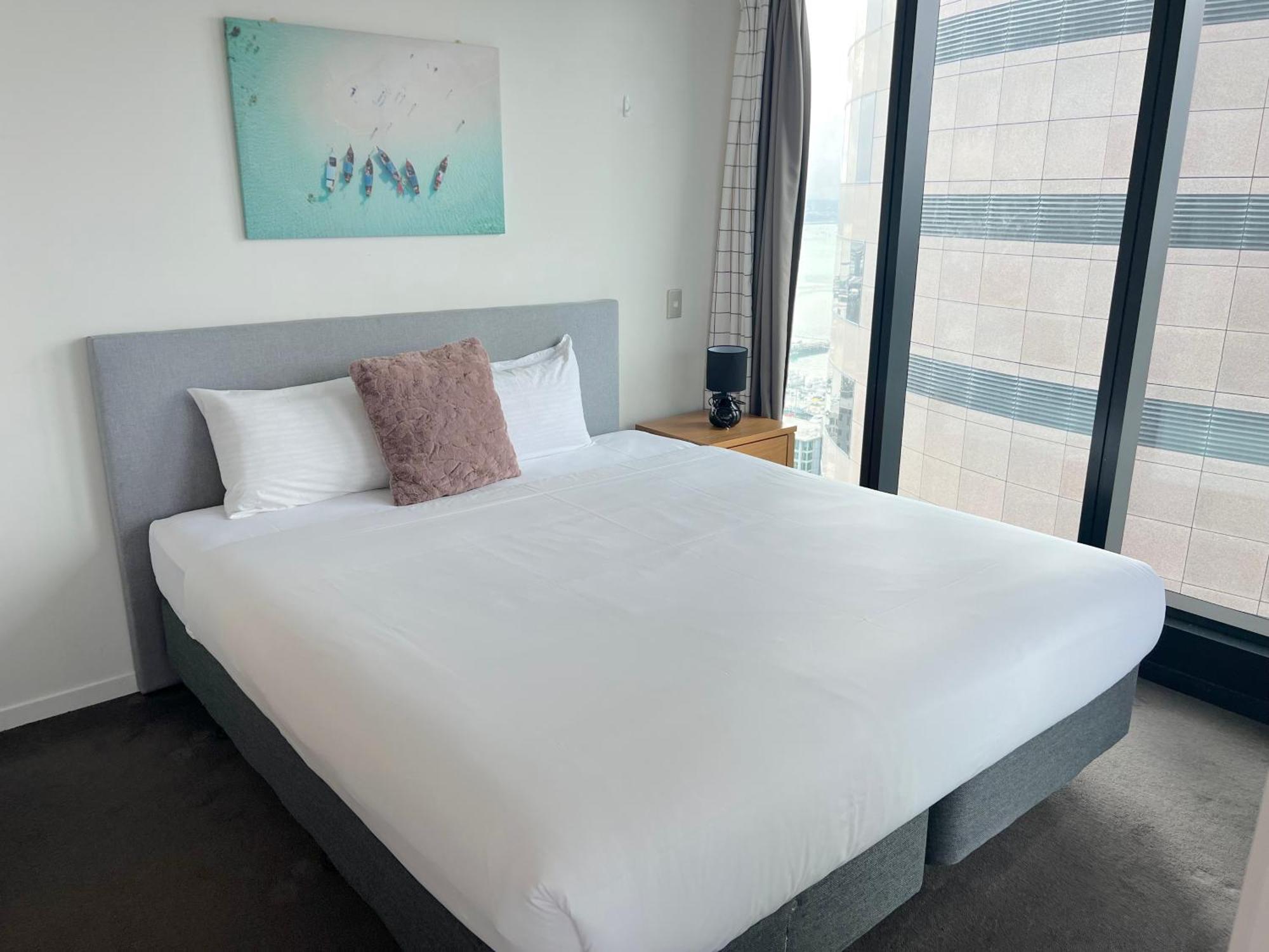 Magnificent Harbour View Skytower View Apartment In Cbd Auckland Eksteriør billede