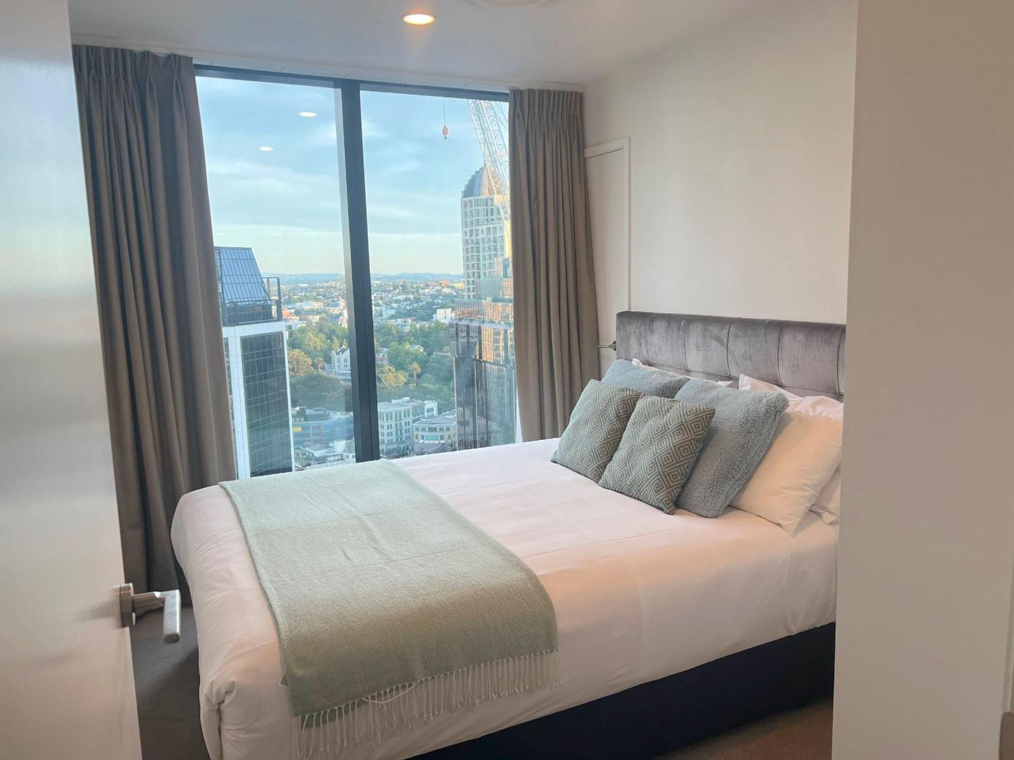 Magnificent Harbour View Skytower View Apartment In Cbd Auckland Eksteriør billede