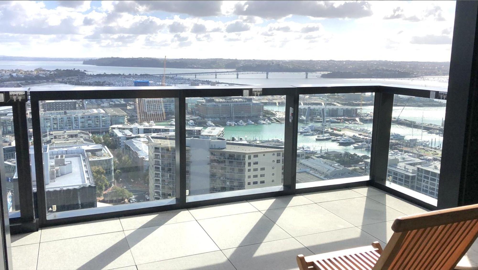 Magnificent Harbour View Skytower View Apartment In Cbd Auckland Eksteriør billede