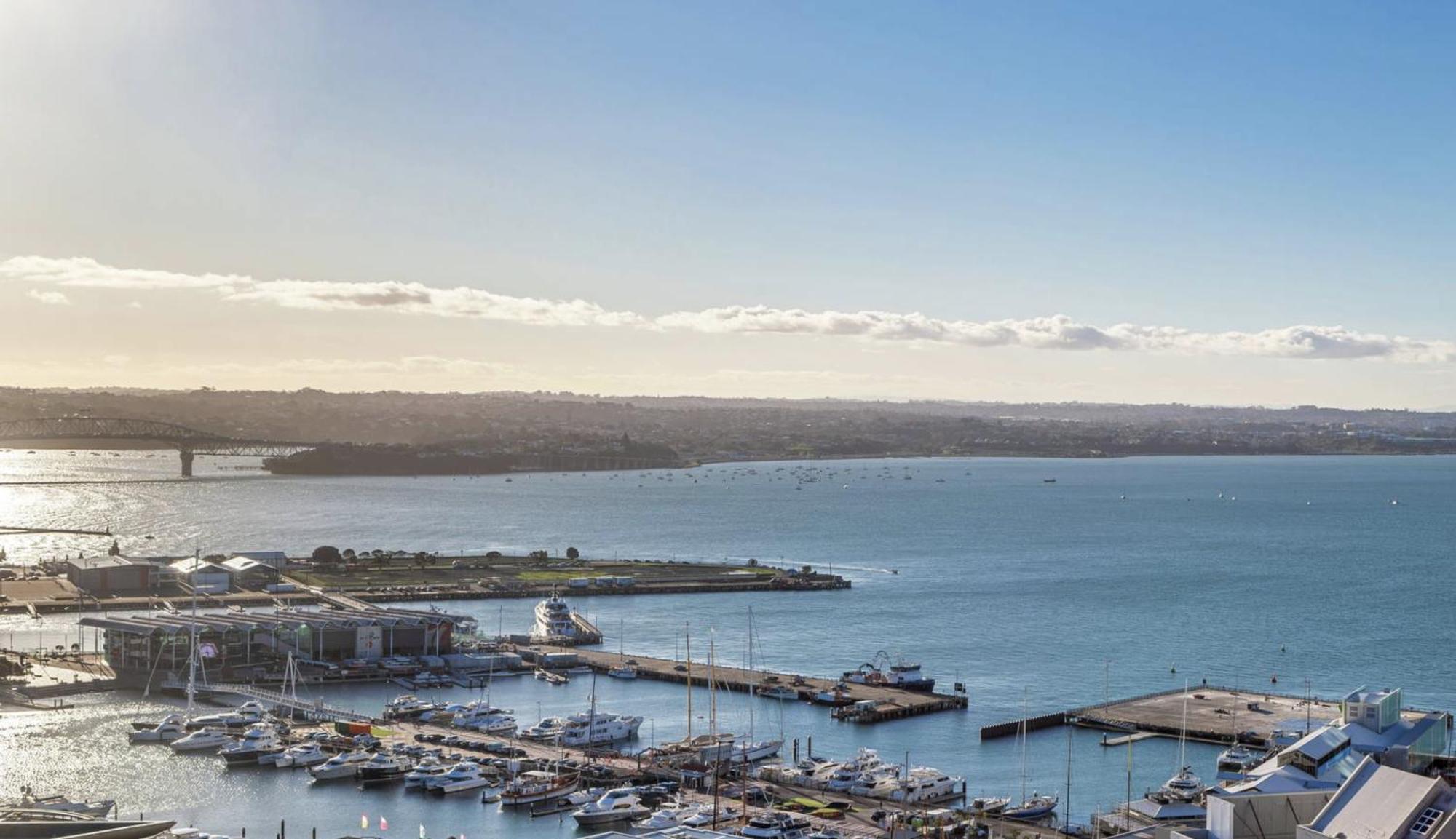Magnificent Harbour View Skytower View Apartment In Cbd Auckland Eksteriør billede