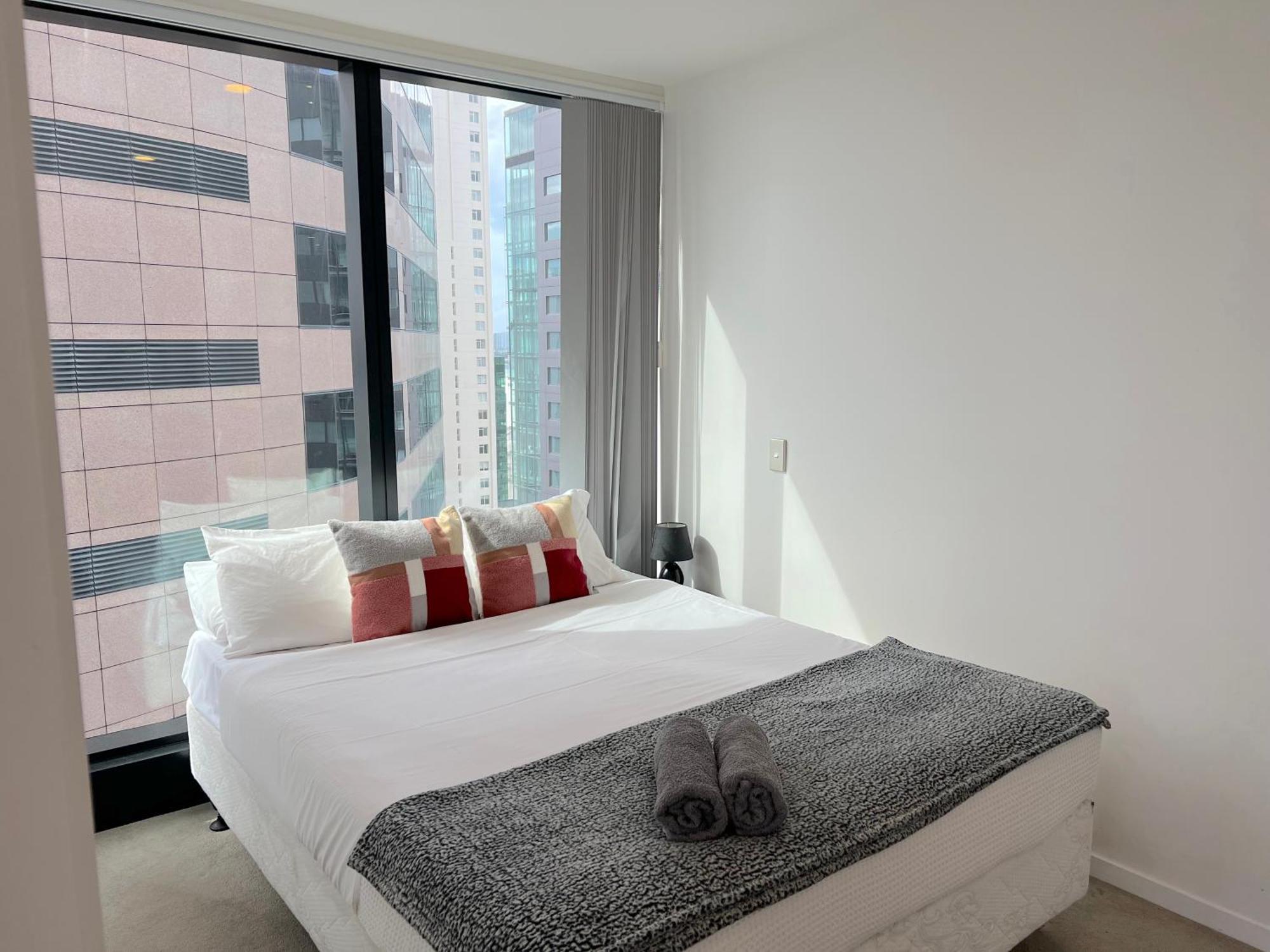 Magnificent Harbour View Skytower View Apartment In Cbd Auckland Eksteriør billede