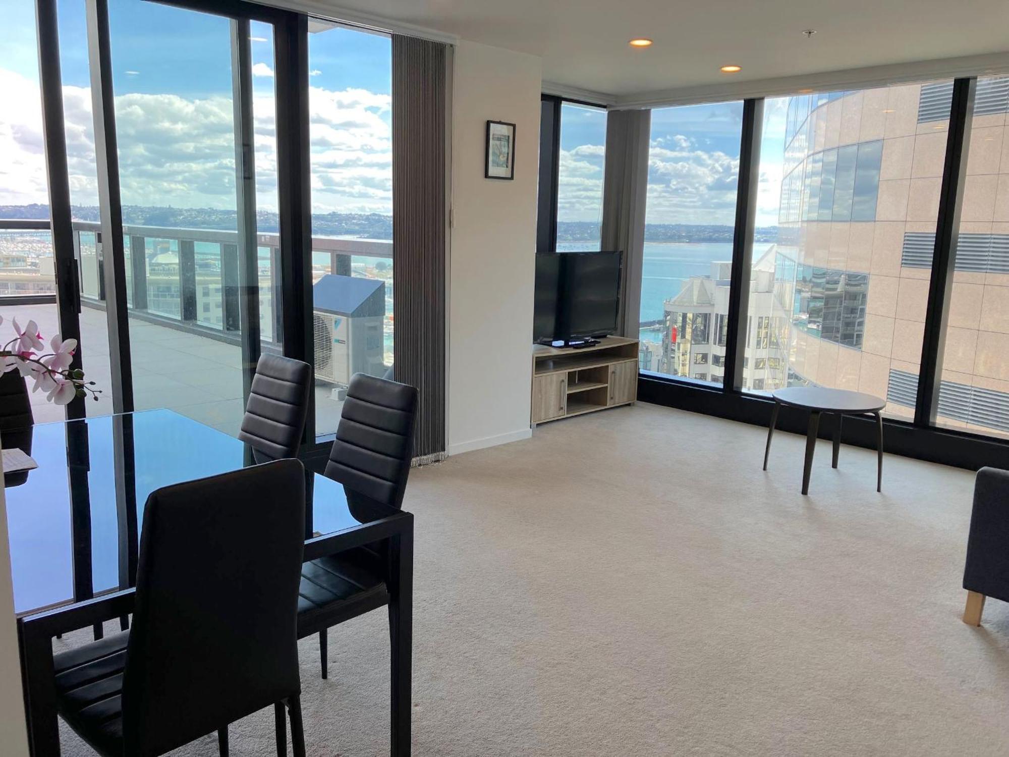 Magnificent Harbour View Skytower View Apartment In Cbd Auckland Eksteriør billede